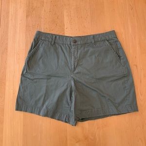 Gloria Vanderbilt Shorts size 12 Green
